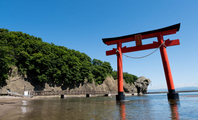 往時には北前船が行き交ったかもめ島
